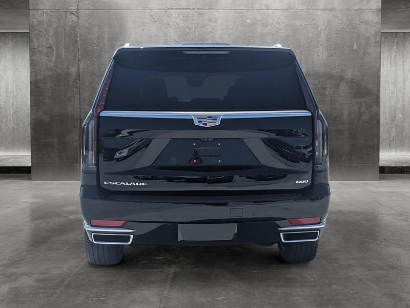 Am General Hummer • 2024 • 8 km 3