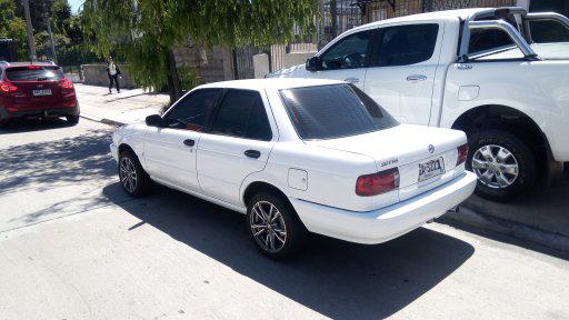 Nissan Sentra v16 • 2010 • 174,000 km 1