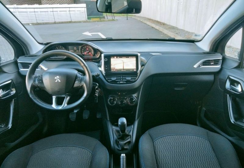 Peugeot 2008 • 2017 • 163,000 km 4
