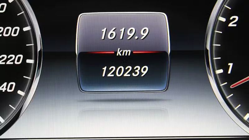 Mercedes-Benz S-Class • 2015 • 120,239 km 11