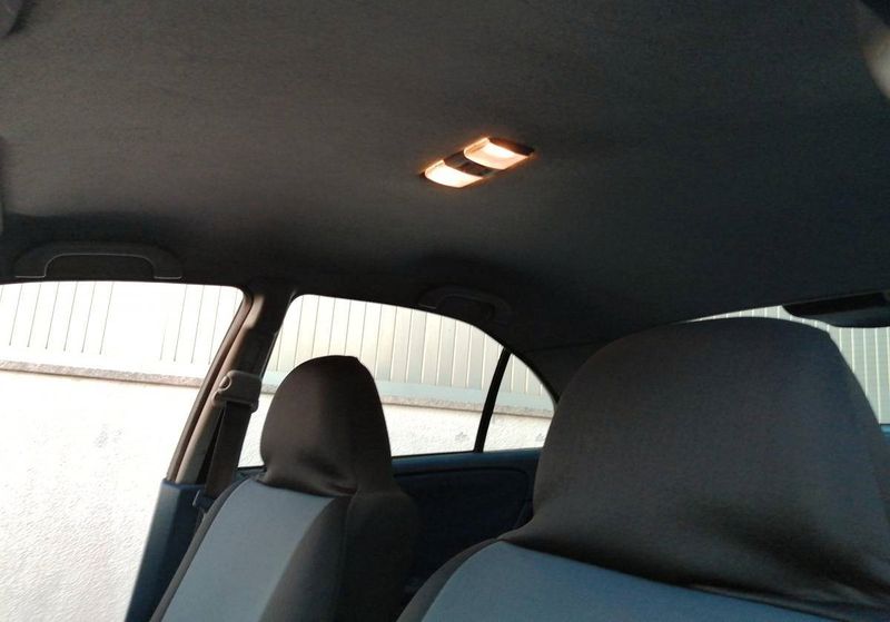 Mitsubishi Carisma • 1999 • 199,999 km 5