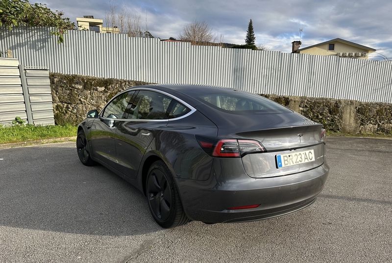 Tesla Model 3 • 2019 • 61,500 km 2