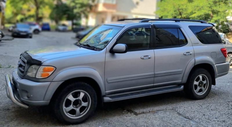 Toyota Sequoia • 2001 • 300,000 km 1