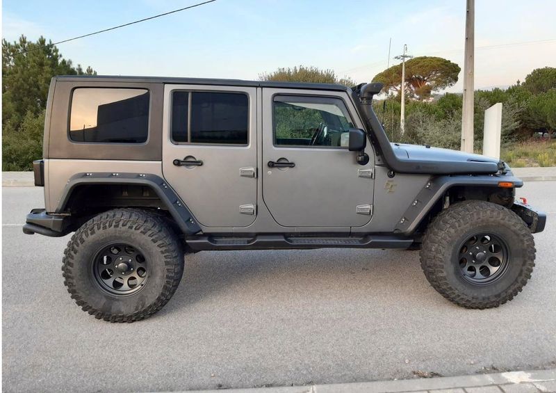 Jeep Compass • 2010 • 120,000 km 3