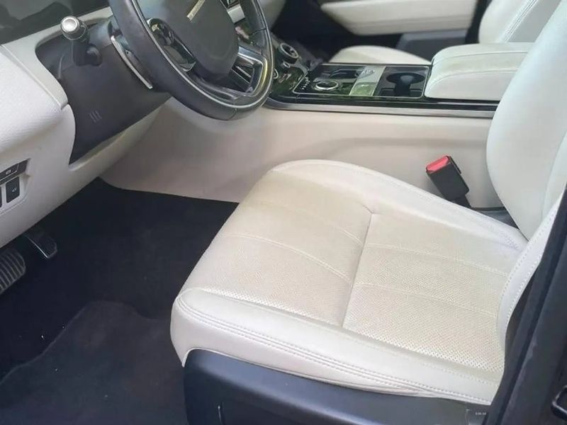 Land Rover Range Rover Velar • 2019 • 51,000 km 5