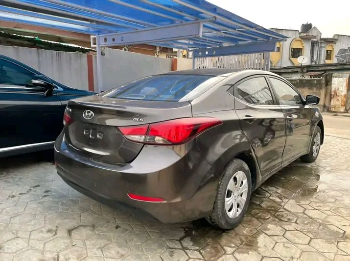 Hyundai Elantra • 2016 • 80,000 km 2