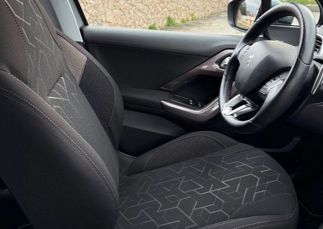 Peugeot 2008 • 2014 • 198,000 km 4