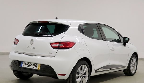 Renault Clio • 2017 • 12,859 km 2