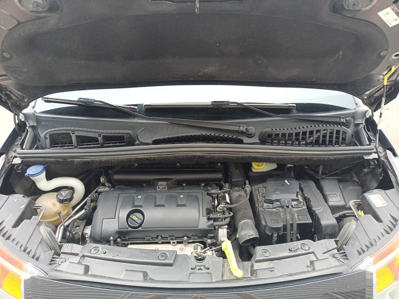 Citroën C3 Picasso • 2011 • 215,000 km 8