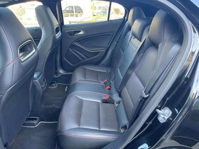 Mercedes-Benz GLA • 2019 • 43,000 km 5