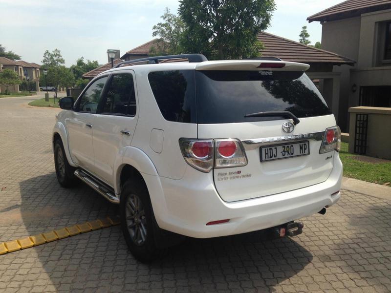 Toyota Fortuner • 2016 • 98,000 km 3