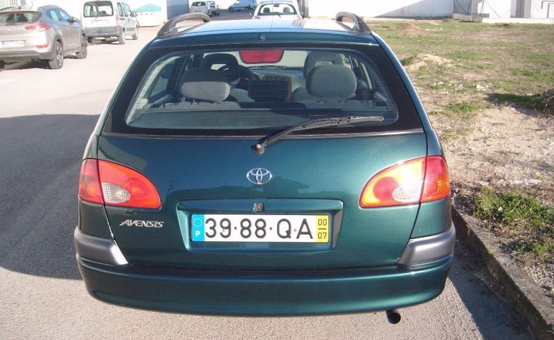 Toyota Avensis • 2000 • 190,630 km 2
