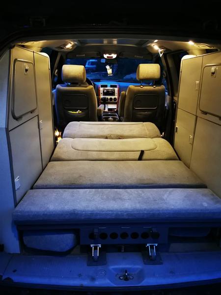 Kia Carnival • 2010 • 23,000 km 2