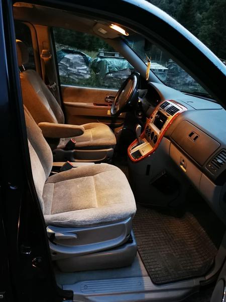 Kia Carnival • 2010 • 23,000 km 4