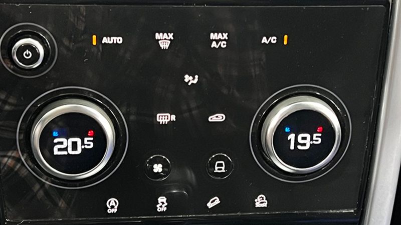 Land Rover Discovery Sport • 2022 • 78,450 km 22