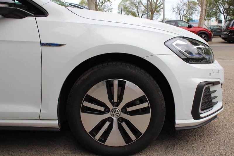 Volkswagen Golf • 2017 • 85,000 km 7