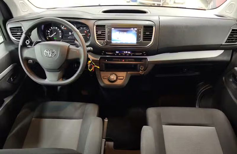 Toyota Verso • 2023 • 29,153 km 5