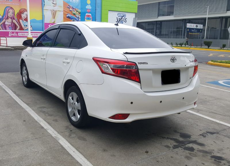 Toyota Yaris • 2014 • 105,000 km 3