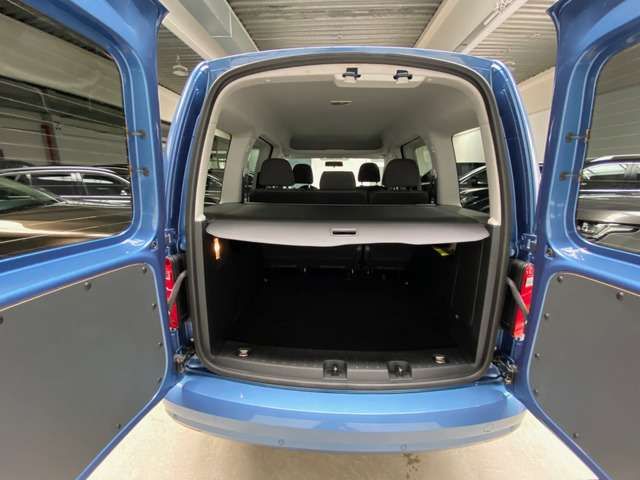 Volkswagen Caddy • 2018 • 105,735 km 12