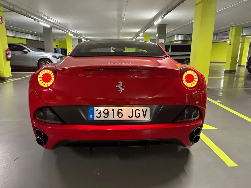 Ferrari California • 2009 • 34,000 km 2