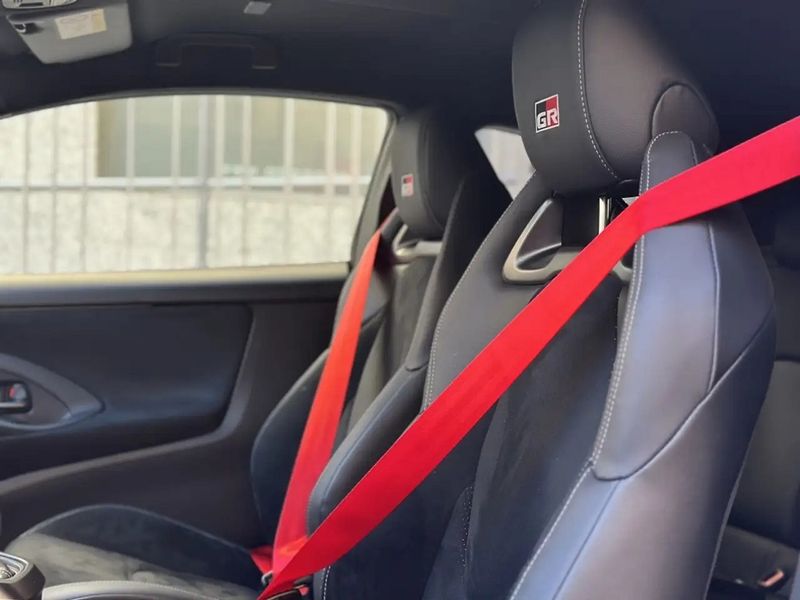 Toyota Yaris • 2024 • 1,960 km 3