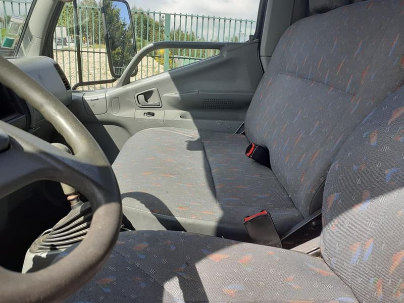 Mitsubishi Fuso canter • 2002 • 181,000 km 3
