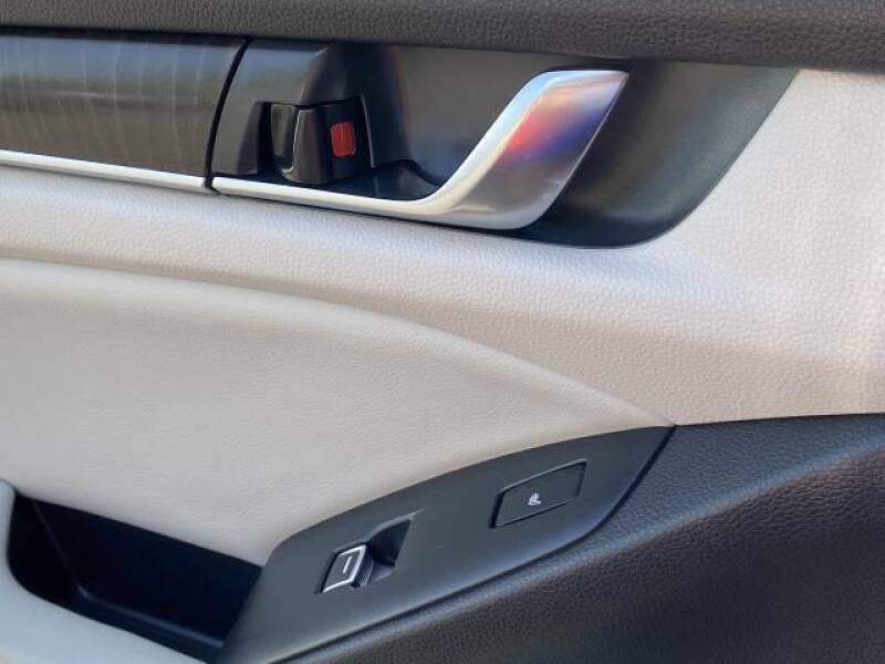 Honda Accord • 2018 • 9,651 km 10