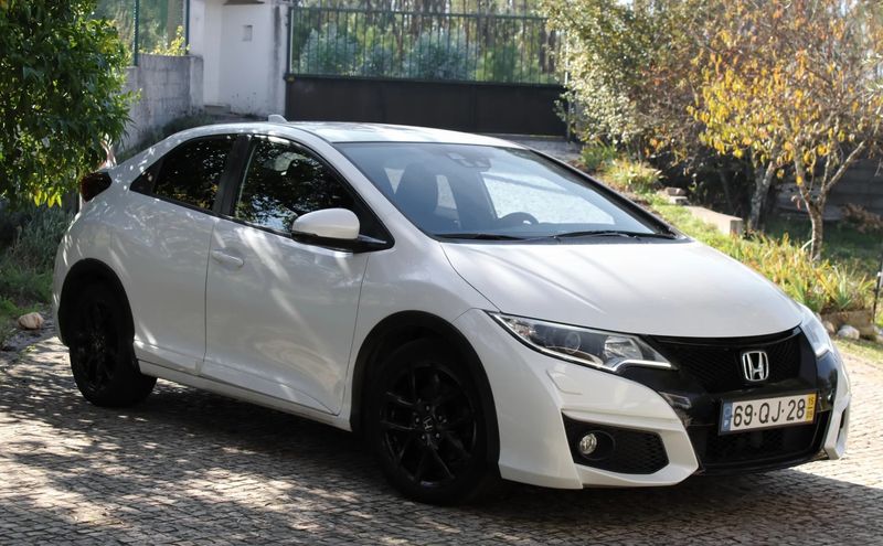 Honda Civic • 2015 • 135,000 km 3