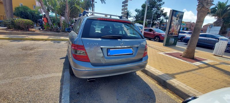 Mercedes-Benz C-Class • 2009 • 169,800 km 5