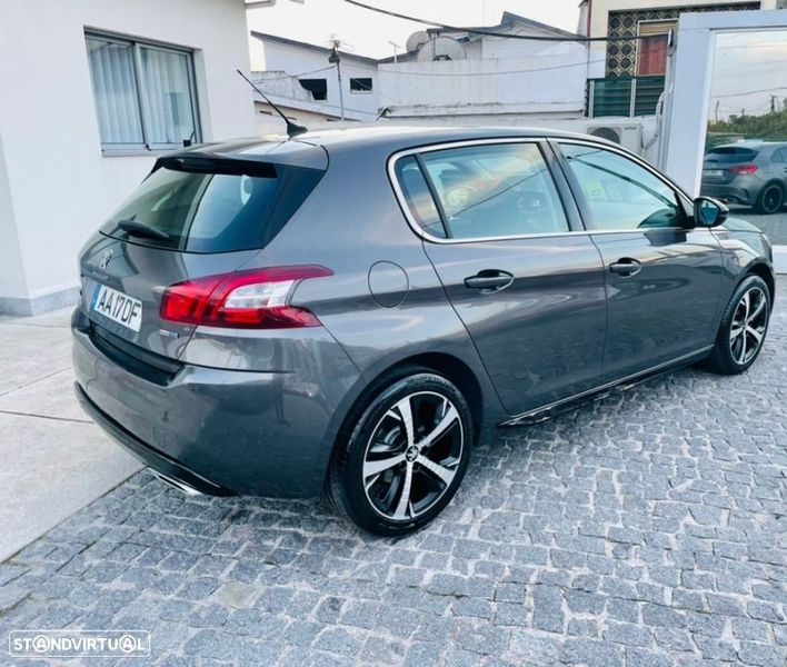 Peugeot 308 • 2016 • 159,000 km 3