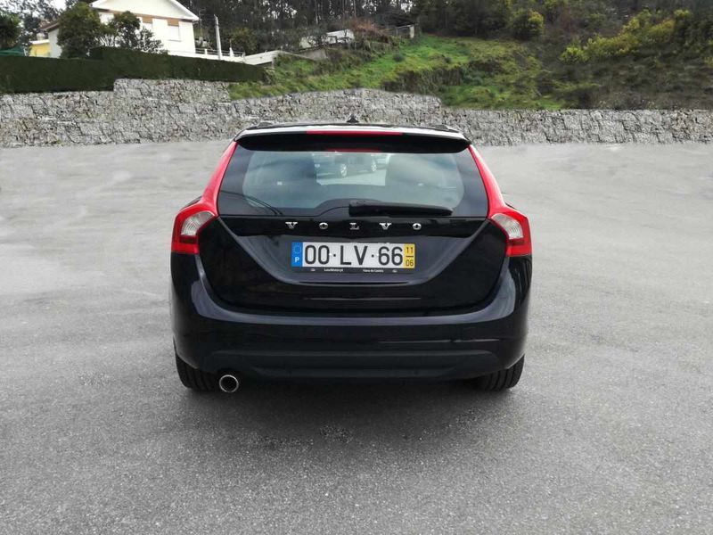 Volvo V60 • 2011 • 187,209 km 1