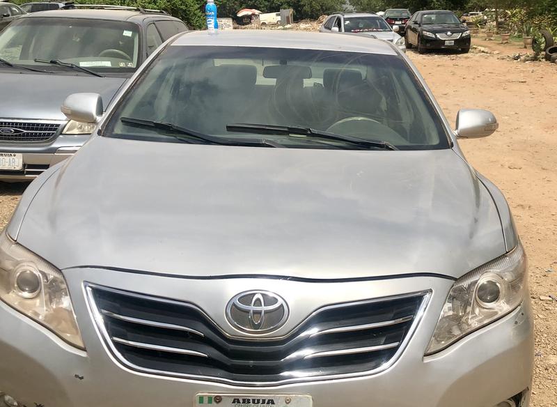 Toyota Camry • 2009 • 60,000 km 3