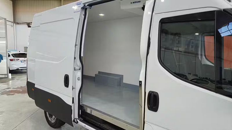 Mercedes-Benz Sprinter • 2024 • 42,261 km 29
