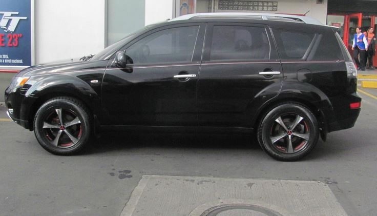 Mitsubishi Outlander • 2009 • 130,000 km 2