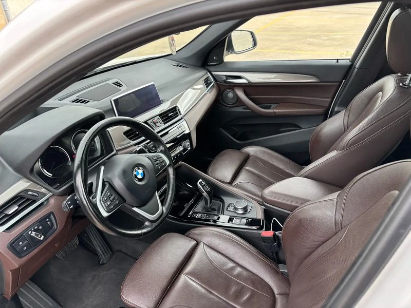 BMW X1 • 2018 • 113,000 km 6