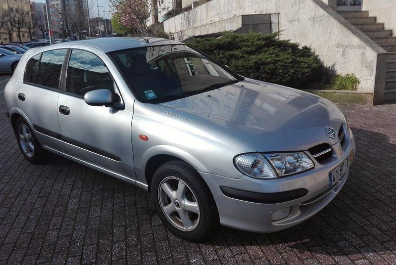 Nissan Almera • 2002 • 200,000 km 2