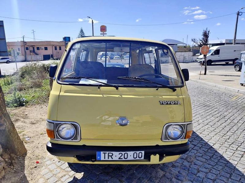 Toyota Hiace • 1981 • 120,000 km 1