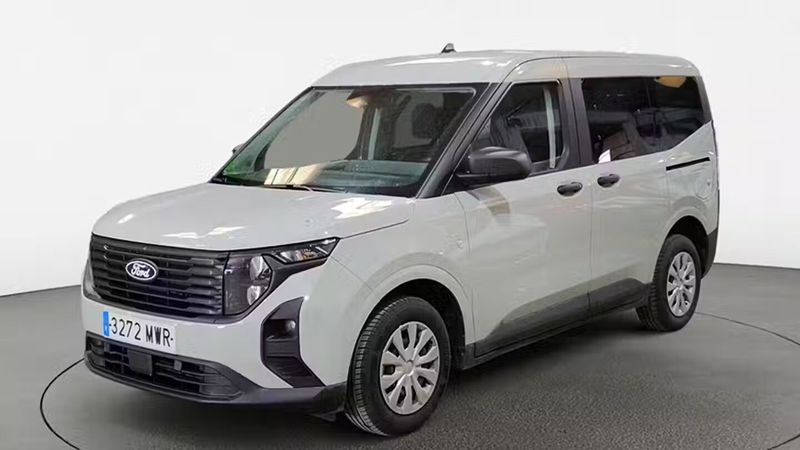 Ford Tourneo Connect • 2024 • 3,983 km 1
