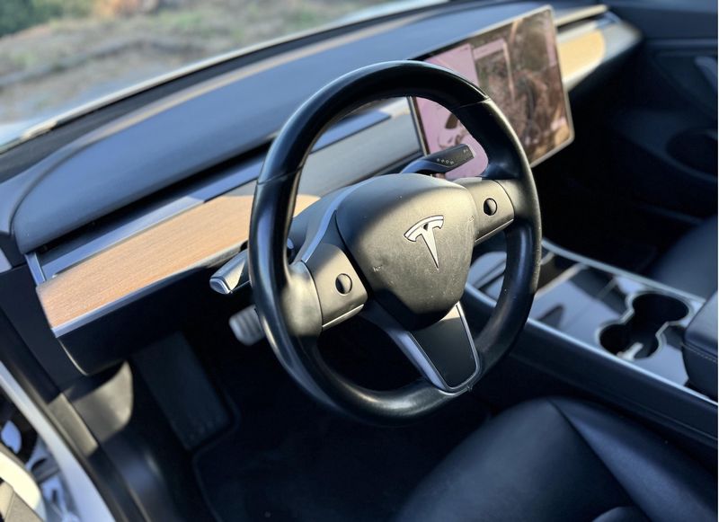 Tesla Model 3 • 2019 • 110,000 km 4