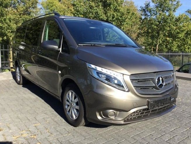 Mercedes-Benz 210 Van • 2018 • 142,000 km 3