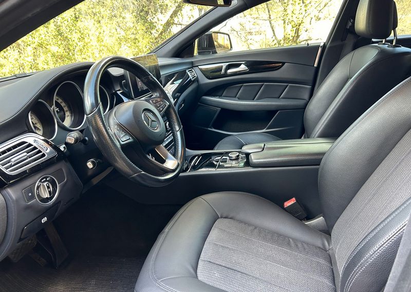 Mercedes-Benz 200 - 300 • 2015 • 200,000 km 2