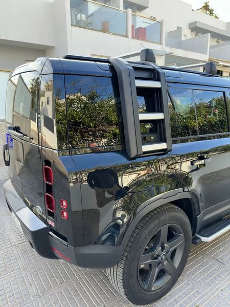 Land Rover Defender • 2022 • 21,653 km 3