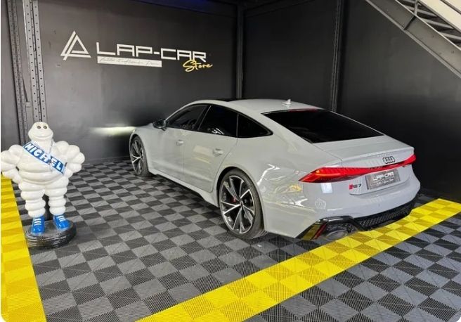Audi RS 7 • 2021 • 37,000 km 2