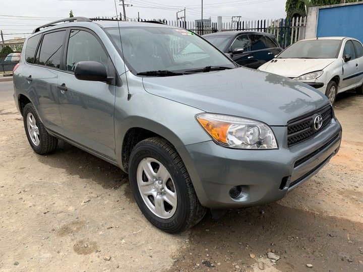 Toyota RAV4 • 2011 • 34 km 1