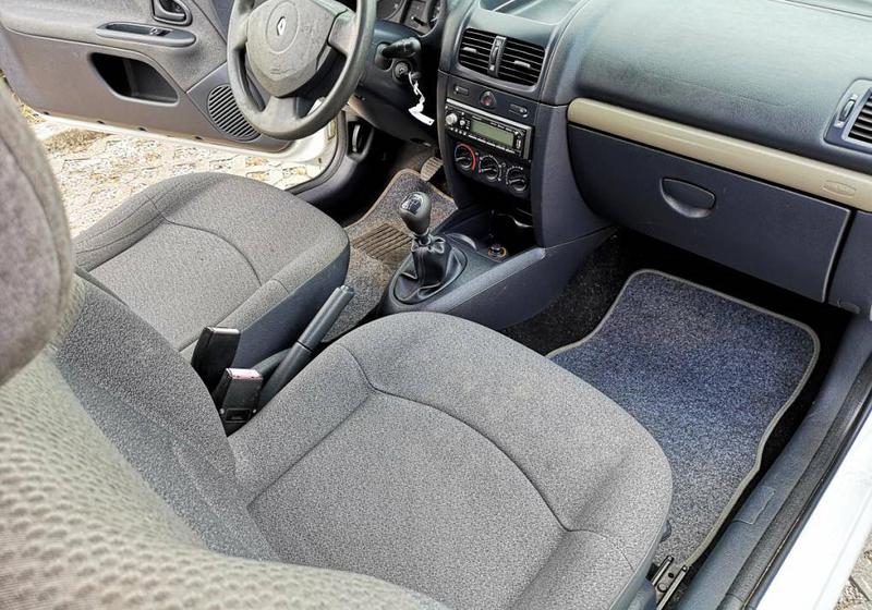 Renault Clio • 2004 • 200,000 km 4