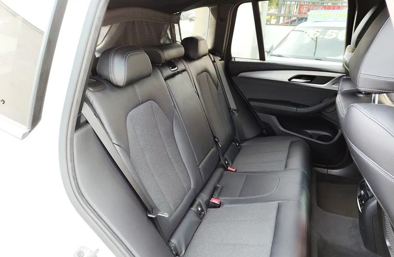 BMW X3 • 2018 • 58,394 km 13