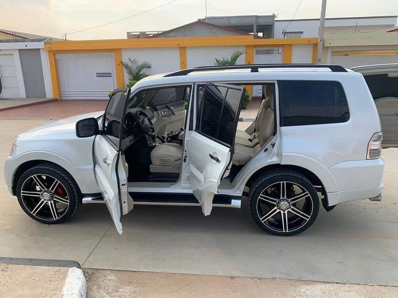Mitsubishi Pajero • 2020 • 50,000 km 1