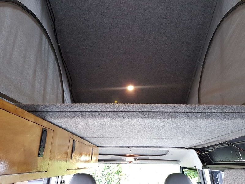 Land Rover Defender • 2007 • 209,200 km 11