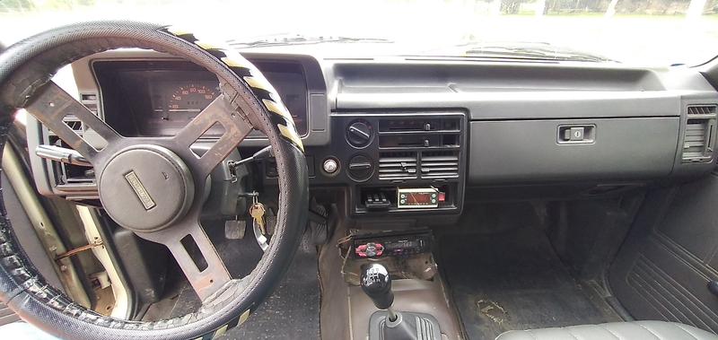 Mazda B2500 • 1992 • 330,000 km 7