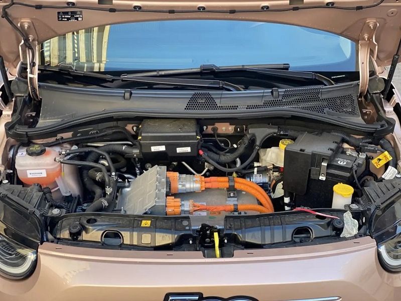 Fiat 500e • 2021 • 43,200 km 11